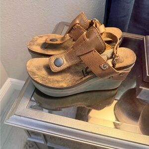 Brown Leather Platform Thong Sandals